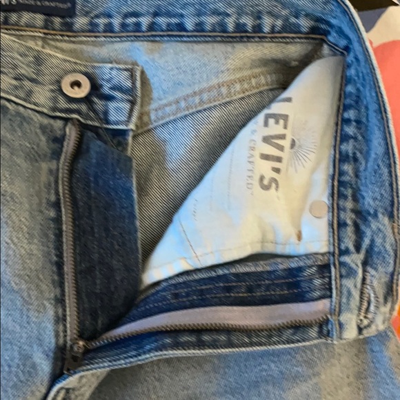 Levi’s Limited Edition Crop Cutout Jeans - Picture 8 of 10